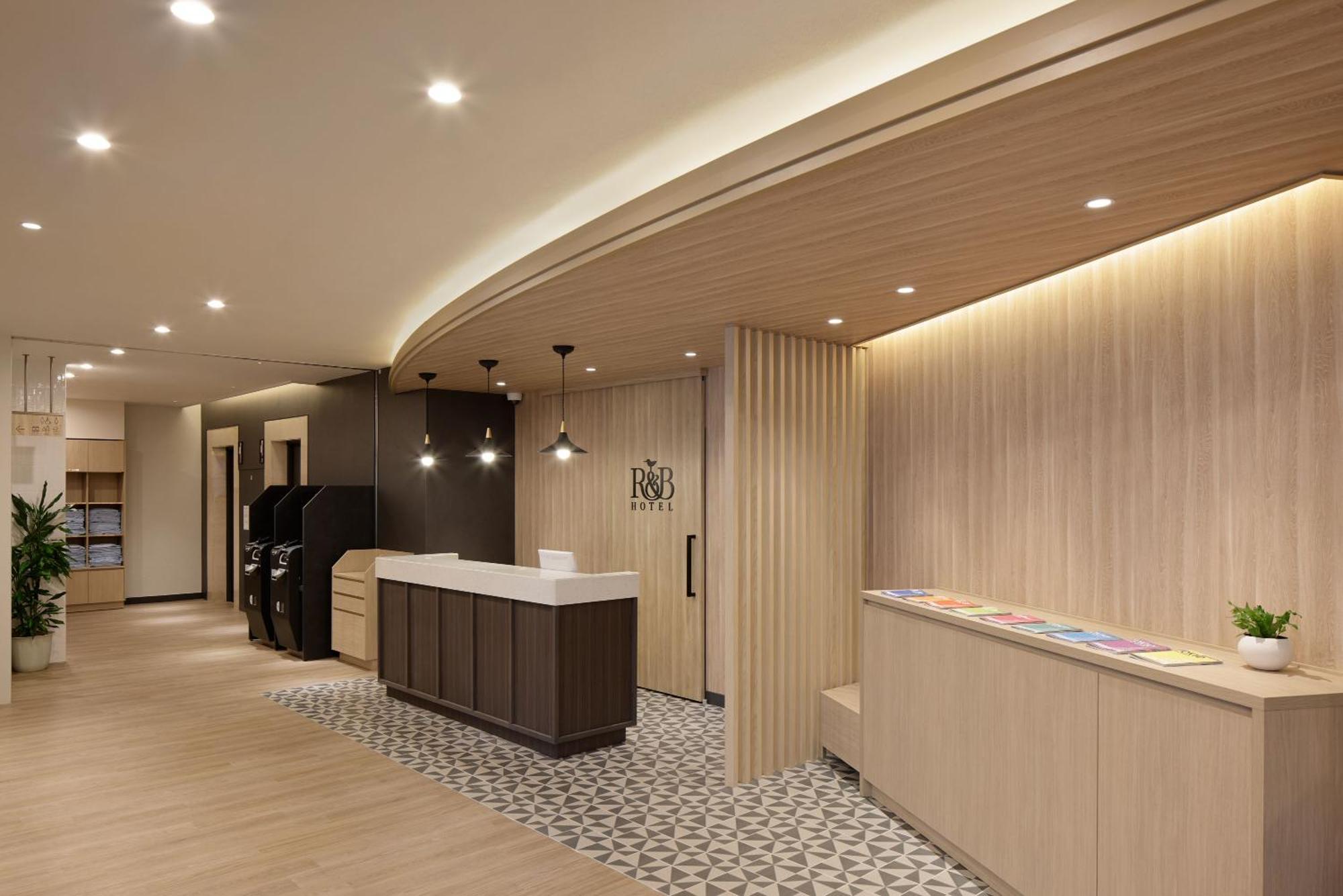 Washington R&B Hotel Ueno Hirokoji Токіо Екстер'єр фото